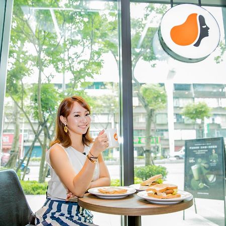Jasper Young Hotel Banqiao Taipei Bagian luar foto