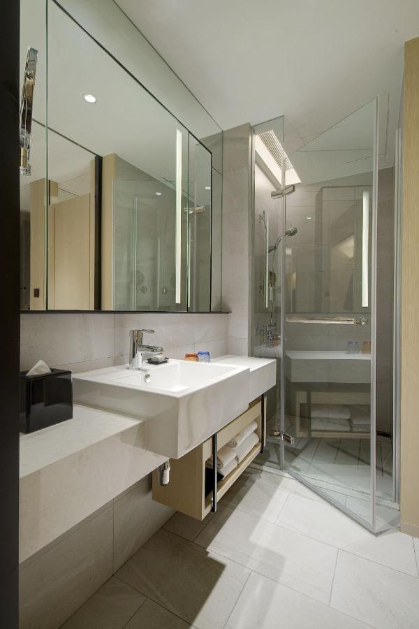 Jasper Young Hotel Banqiao Taipei Bagian luar foto